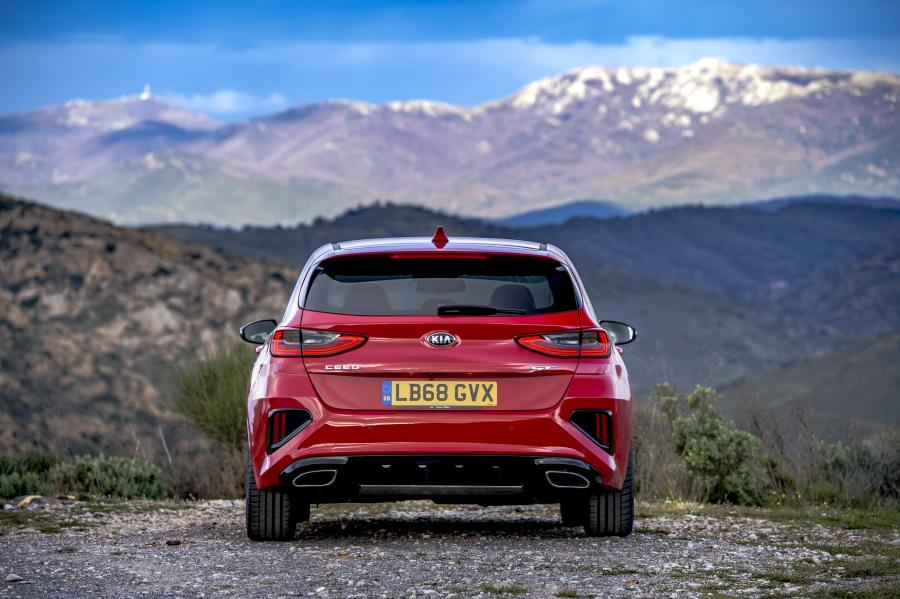  Kia Ceed GT 2019 года  (UK) (фото 23 из 43)